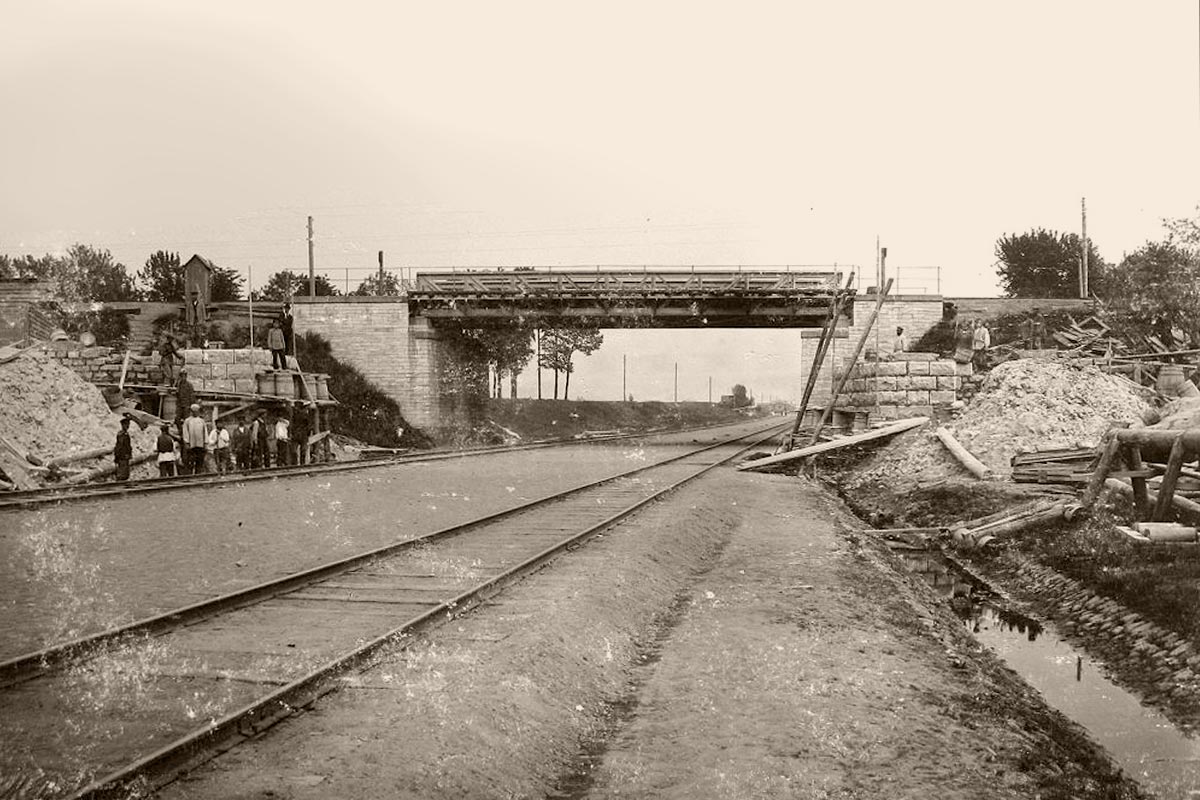 Строительство моста для Императорского пути над Путиловской железнодорожной веткой. 1900 год