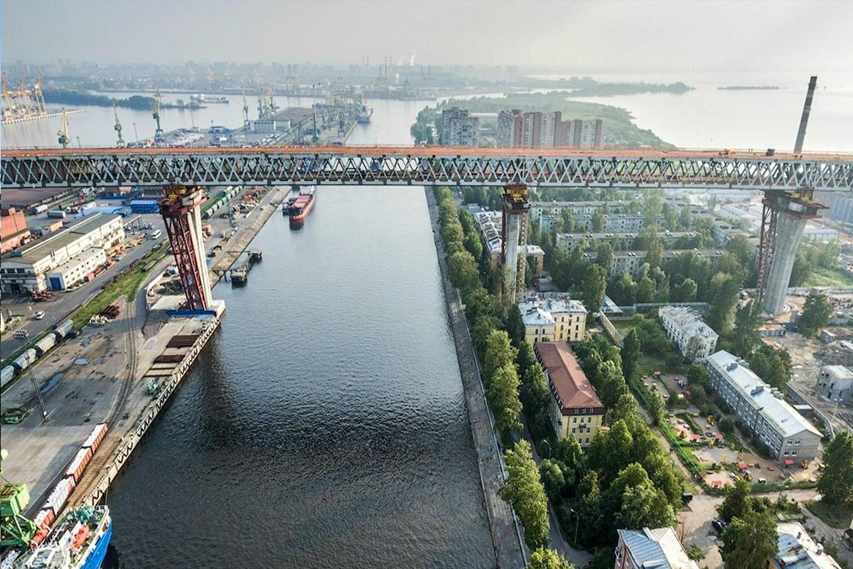 Путиловская набережная и Морской канал в Санкт-Петербурге. Фотография 2020-х годов