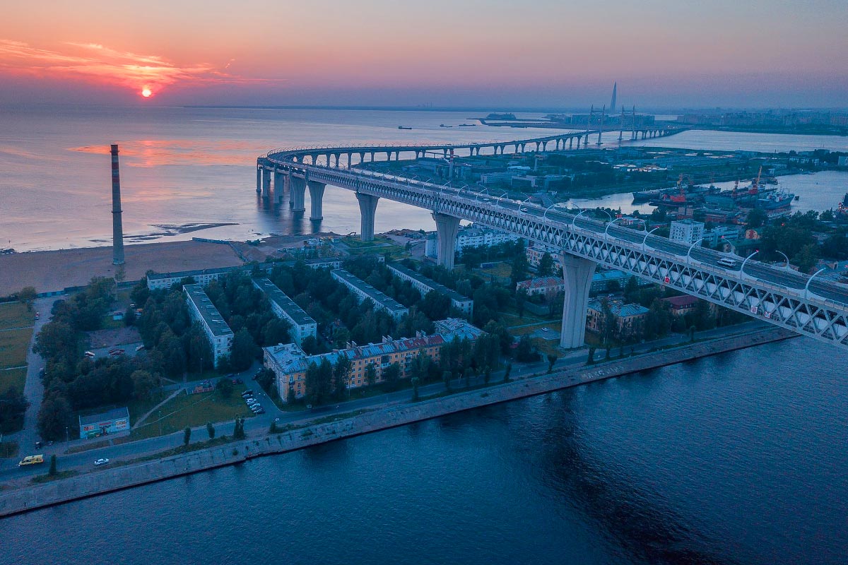 Путиловская набережная – набережная на Канонерском острове в Санкт-Петербурге. Фотография 2020-х годов